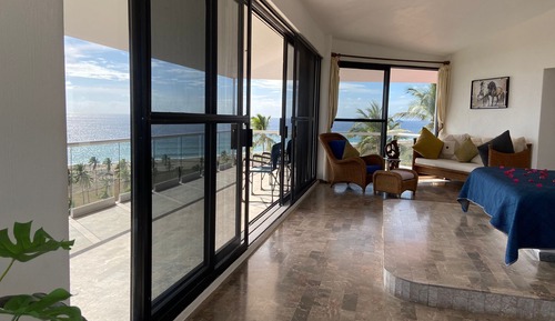 Panoramic Room