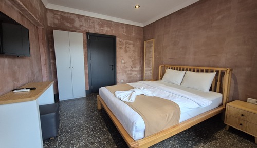 Economy Double Room, 1 Double Bed, Shared Bathroom