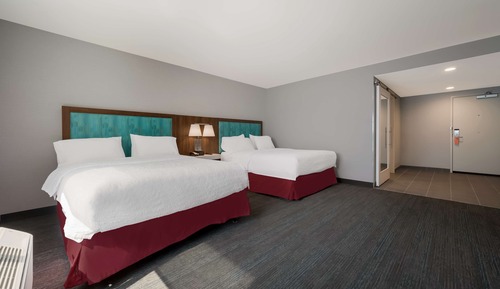Room, 2 Queen Beds, Accessible, Bathtub