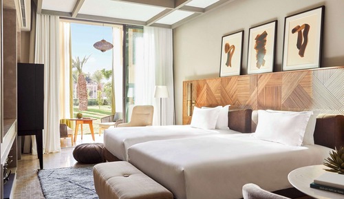 Room, 2 Twin Beds, Mountain View