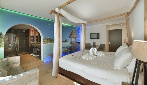 Suite, 1 King Bed (Asia)