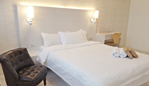 Deluxe Queen Room