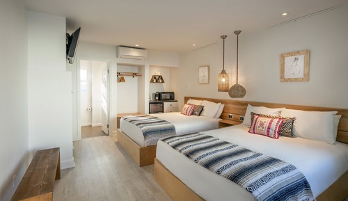 Standard Room, 2 Queen Beds, Pool View (Upstairs)