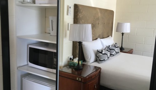 Deluxe King Spa Room