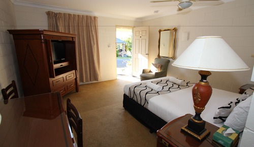 Standard Queen Room