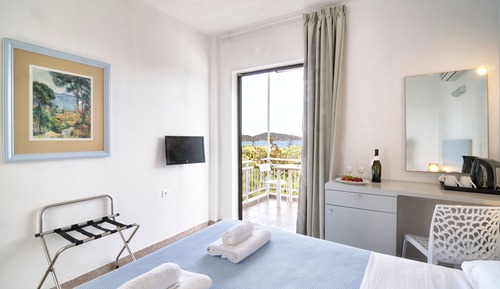 Classic Room, Partial Sea View