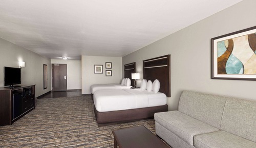 Deluxe Suite, 2 Queen Beds, Non Smoking, City View