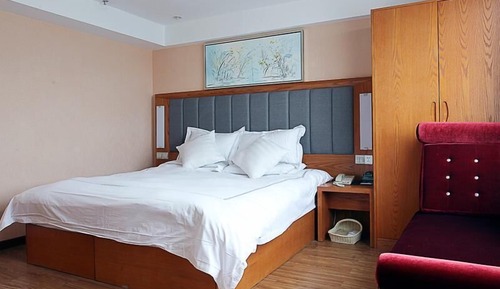Standard Room, 1 King Bed