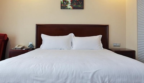 Deluxe Room, 1 King Bed