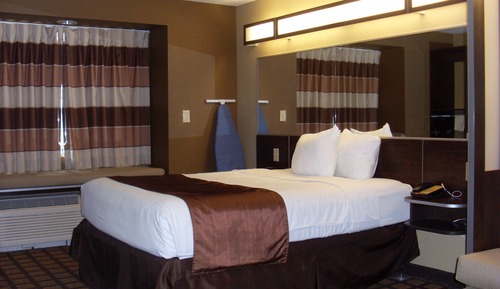 Basic Room, 1 Queen Bed, Non Smoking