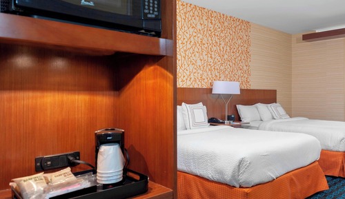 Room, 2 Queen Beds (Mobility Accessible, Tub)
