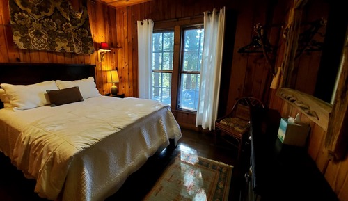 Room (07 The Tallulah Room)