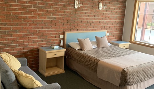 Deluxe Single/Double Room