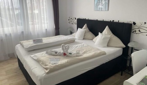 Double Room (Sparzimmer, private external bathroom)