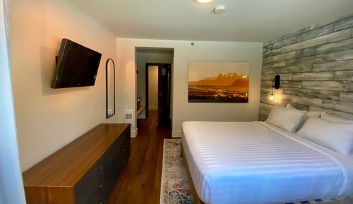 Basic Room, 1 Queen Bed