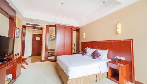 Superior Room, 1 King Bed, Non Smoking
