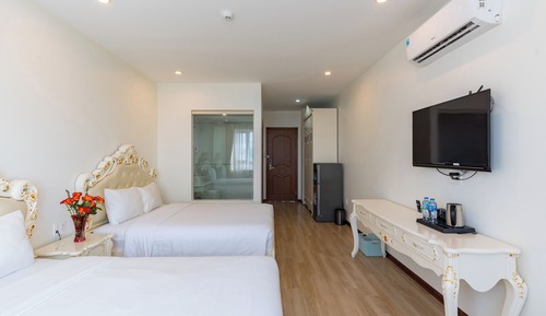 Superior Triple Room, Non Smoking, City View