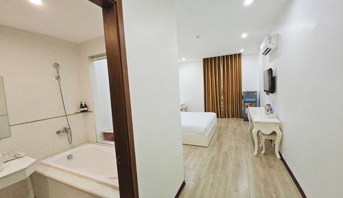 Superior Room, 1 King Bed, City View, Tower