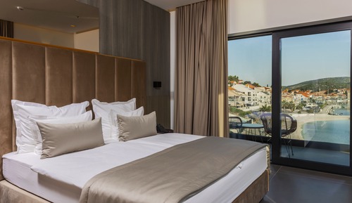 Executive Suite, 2 Bedrooms, Balcony, Sea View