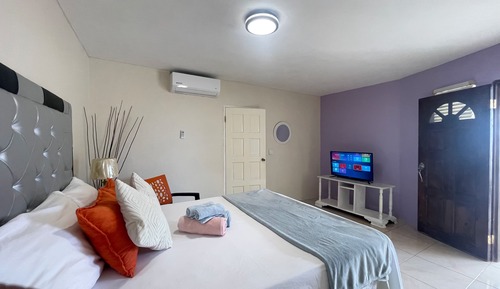 Condo, 2 Bedrooms