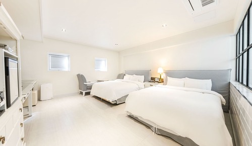 Room (Suite Room (Double + Double/styler Ne)