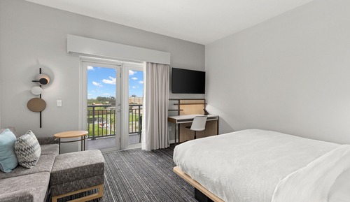 Studio, 1 King Bed, Non Smoking, Balcony