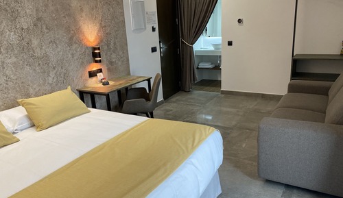 Junior Studio Suite