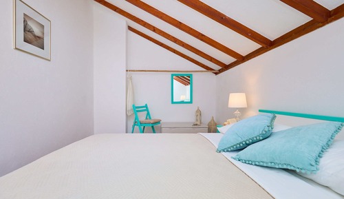 House (2 Bedrooms)