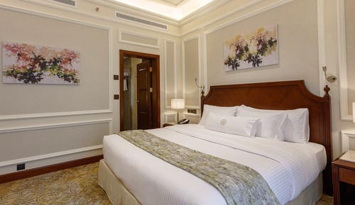 Deluxe Room, 1 King Bed