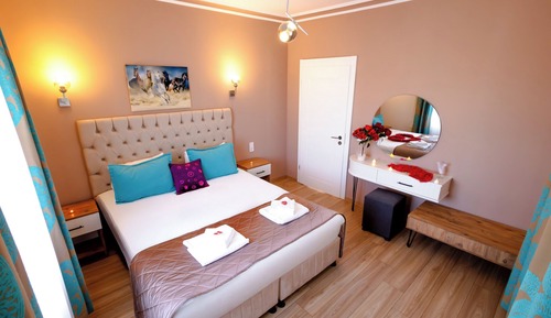 Deluxe Suite