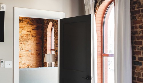 1 Bedroom Loft, Main St View, Room 9