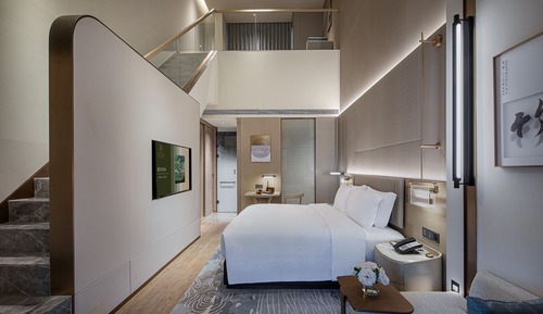 Lake View LOFT Room