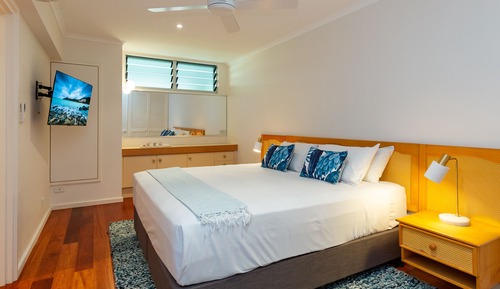 Apartment, 2 Bedrooms, Beachside (Poinciana 205)