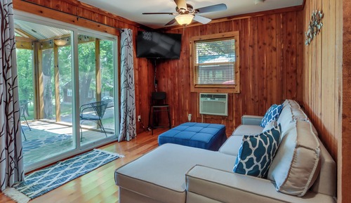 House (2 Bedrooms)