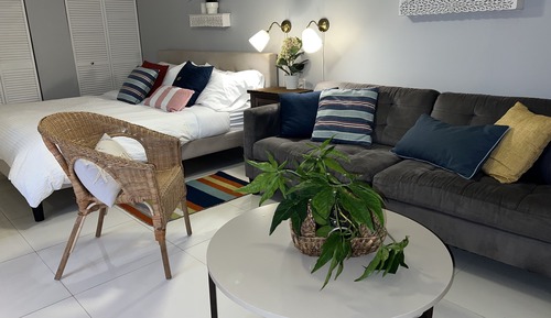 Signature Studio, 1 King Bed, Non Smoking, Kitchen ((No Pool Access))