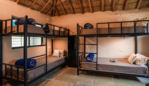 Deluxe 6 Bed Mixed Dorm