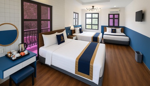 Family Room, Balcony, City View