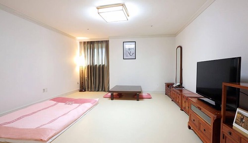 Family Ondol Room