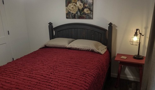 Charming Home, Lake View and Access - No Pets