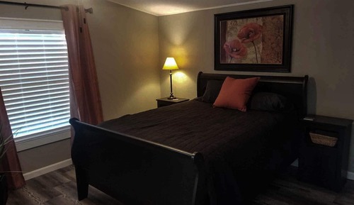 Charming Home, Lake View and Access - No Pets