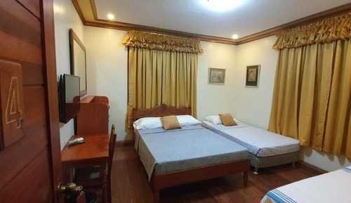 Basic Quadruple Room