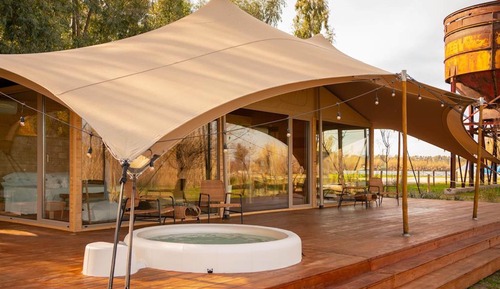 Tenda Safari vista Lago con vasca idromassaggio