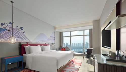 Room, 1 King Bed, River View