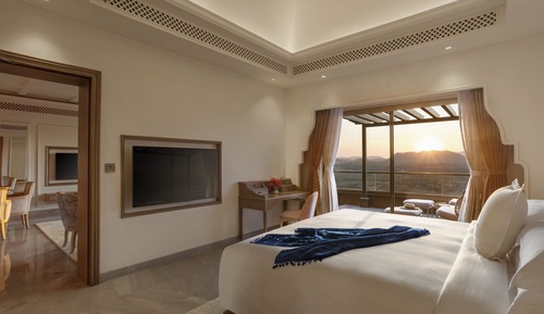 Deluxe Room, 1 Queen Bed (Premium Villa)