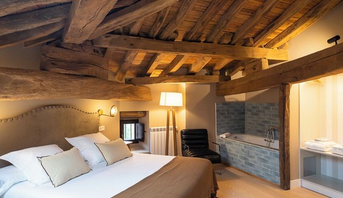 Suite, Hot Tub