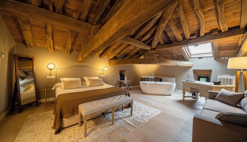 Suite, Bathtub