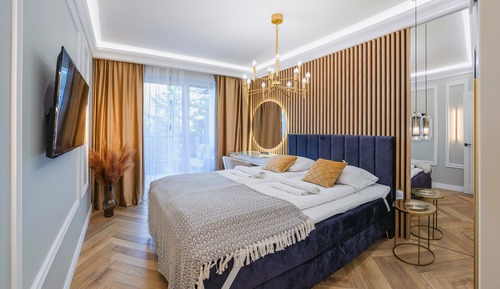 Apartment (4/35 Dream Port)