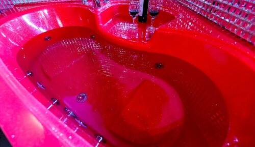Room (F302 red)
