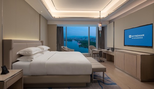 Exclusive Room, 1 King Bed, Lake View