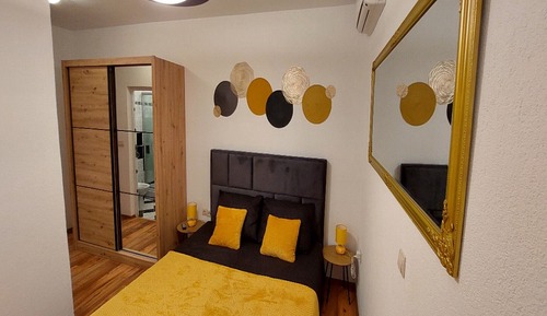 Double Room (Double Room)